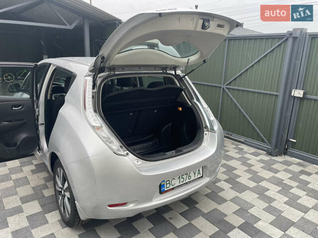 Синий Ниссан Лиф, объемом двигателя 0 л и пробегом 106 тыс. км за 6200 $, фото 26 на Automoto.ua