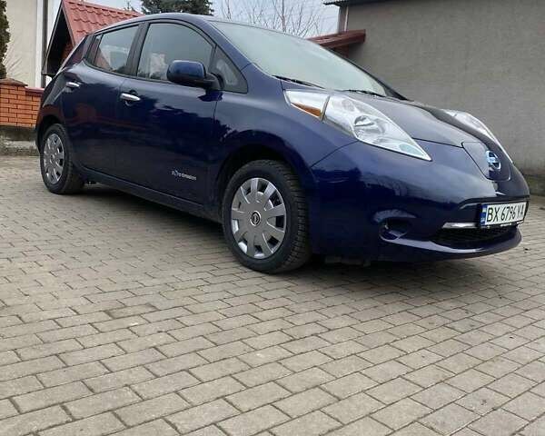 Синий Ниссан Лиф, объемом двигателя 0 л и пробегом 56 тыс. км за 6500 $, фото 2 на Automoto.ua