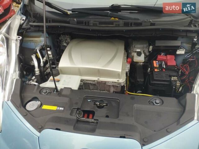 Синий Ниссан Лиф, объемом двигателя 0 л и пробегом 160 тыс. км за 6700 $, фото 13 на Automoto.ua