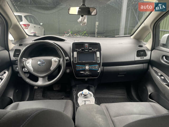 Синий Ниссан Лиф, объемом двигателя 0 л и пробегом 106 тыс. км за 6200 $, фото 25 на Automoto.ua