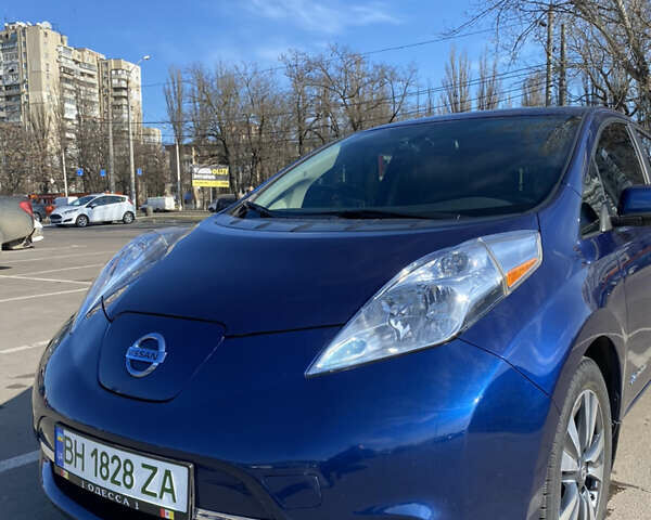Синий Ниссан Лиф, объемом двигателя 0 л и пробегом 94 тыс. км за 7000 $, фото 8 на Automoto.ua