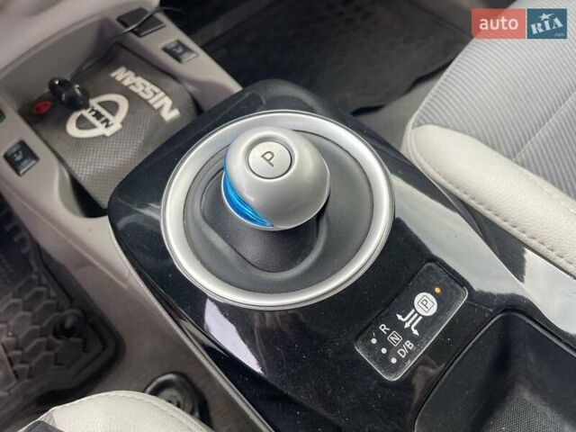 Синий Ниссан Лиф, объемом двигателя 0 л и пробегом 126 тыс. км за 7900 $, фото 10 на Automoto.ua