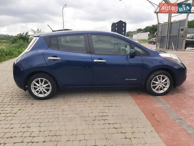 Синий Ниссан Лиф, объемом двигателя 0 л и пробегом 129 тыс. км за 8200 $, фото 9 на Automoto.ua