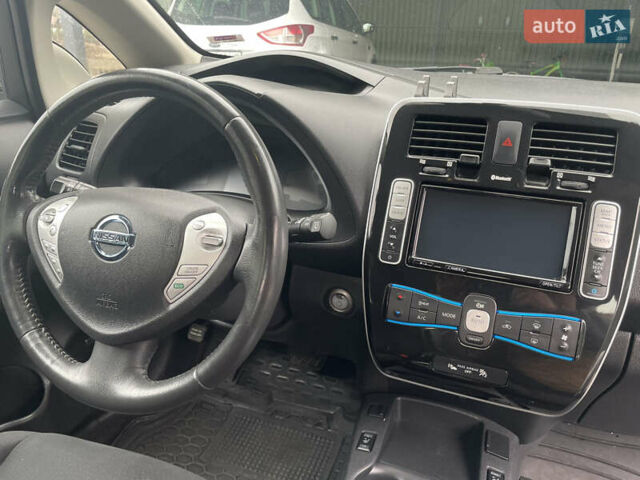 Синий Ниссан Лиф, объемом двигателя 0 л и пробегом 106 тыс. км за 6200 $, фото 20 на Automoto.ua