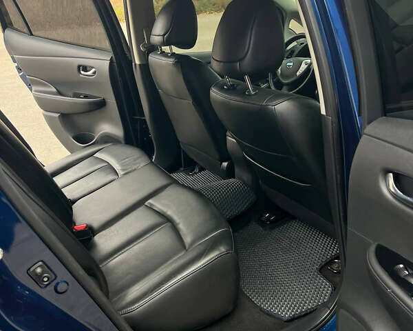 Синий Ниссан Лиф, объемом двигателя 0 л и пробегом 53 тыс. км за 10300 $, фото 9 на Automoto.ua