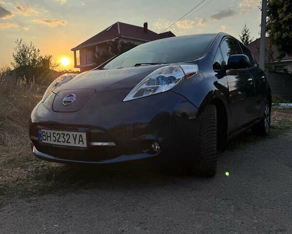 Синий Ниссан Лиф, объемом двигателя 0 л и пробегом 98 тыс. км за 7500 $, фото 1 на Automoto.ua