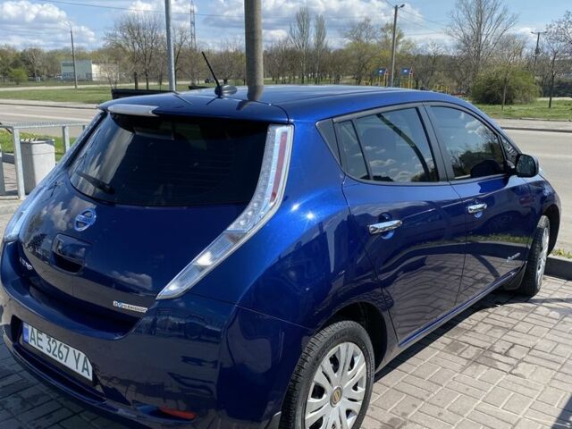 Синий Ниссан Лиф, объемом двигателя 0 л и пробегом 110 тыс. км за 6450 $, фото 3 на Automoto.ua
