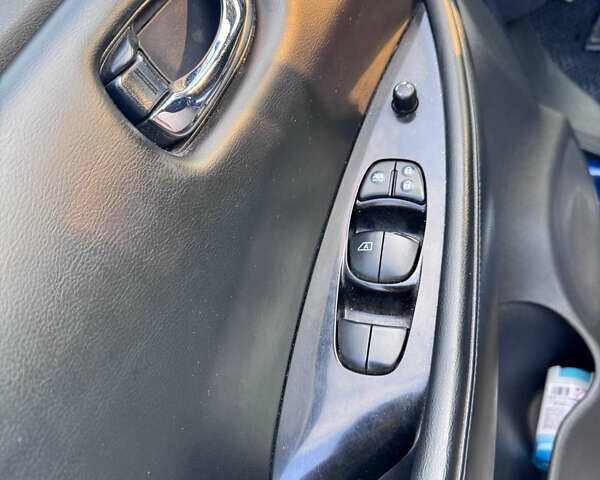 Синий Ниссан Лиф, объемом двигателя 0 л и пробегом 98 тыс. км за 7500 $, фото 12 на Automoto.ua