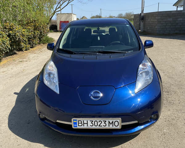 Синий Ниссан Лиф, объемом двигателя 0 л и пробегом 101 тыс. км за 8700 $, фото 28 на Automoto.ua
