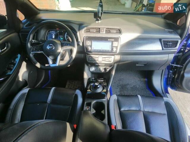 Синий Ниссан Лиф, объемом двигателя 0 л и пробегом 144 тыс. км за 15500 $, фото 16 на Automoto.ua
