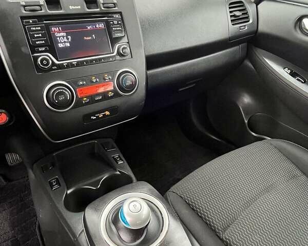 Синий Ниссан Лиф, объемом двигателя 0 л и пробегом 107 тыс. км за 9000 $, фото 19 на Automoto.ua