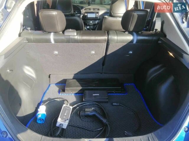 Синий Ниссан Лиф, объемом двигателя 0 л и пробегом 160 тыс. км за 13500 $, фото 9 на Automoto.ua