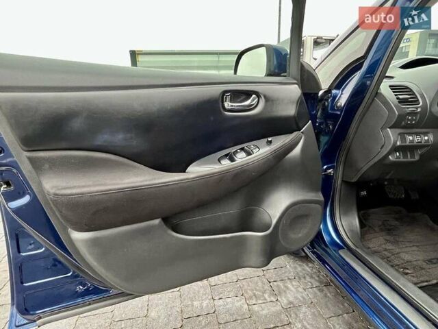 Синий Ниссан Лиф, объемом двигателя 0 л и пробегом 107 тыс. км за 9000 $, фото 23 на Automoto.ua