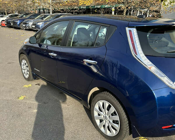 Синий Ниссан Лиф, объемом двигателя 0 л и пробегом 82 тыс. км за 8300 $, фото 11 на Automoto.ua