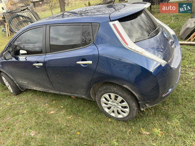 Синий Ниссан Лиф, объемом двигателя 0 л и пробегом 169 тыс. км за 12000 $, фото 2 на Automoto.ua