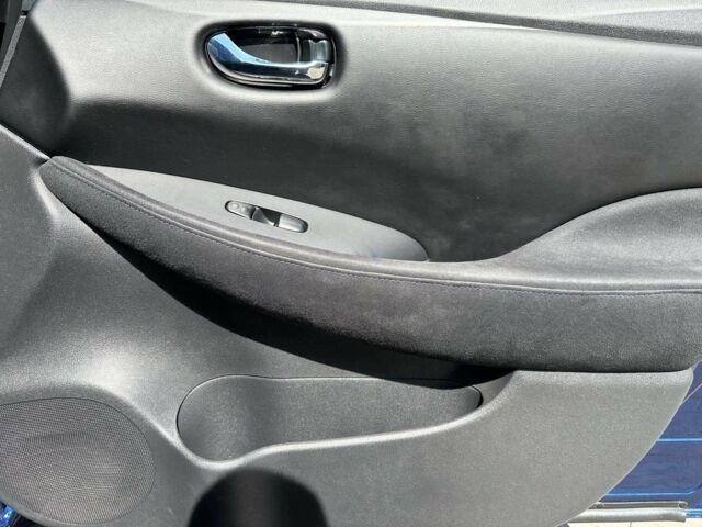 Синий Ниссан Лиф, объемом двигателя 0 л и пробегом 191 тыс. км за 7390 $, фото 15 на Automoto.ua