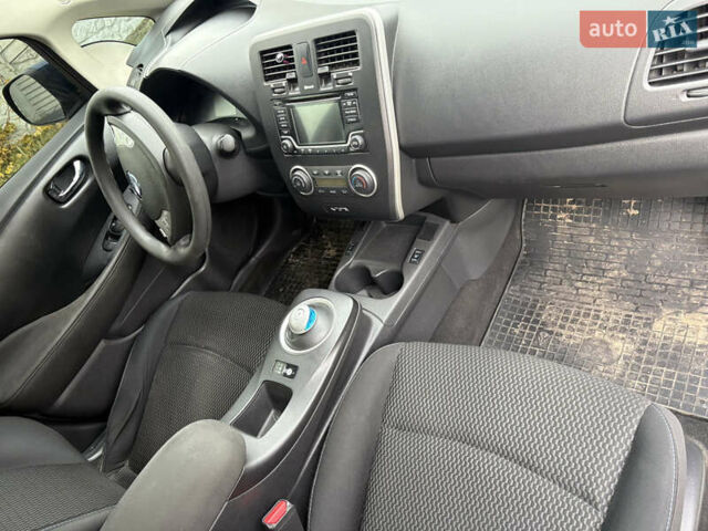 Синий Ниссан Лиф, объемом двигателя 0 л и пробегом 169 тыс. км за 12000 $, фото 5 на Automoto.ua