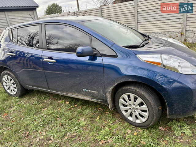 Синий Ниссан Лиф, объемом двигателя 0 л и пробегом 169 тыс. км за 12000 $, фото 1 на Automoto.ua