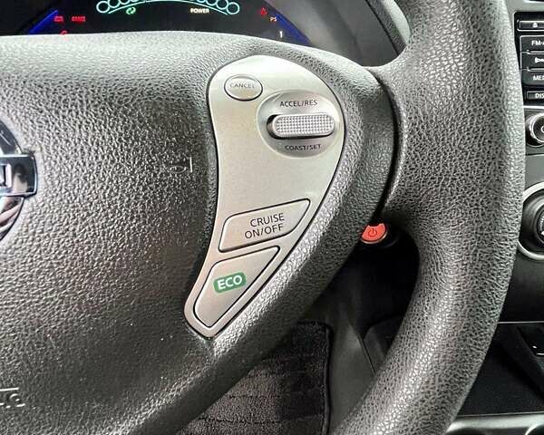 Синий Ниссан Лиф, объемом двигателя 0 л и пробегом 107 тыс. км за 9000 $, фото 29 на Automoto.ua