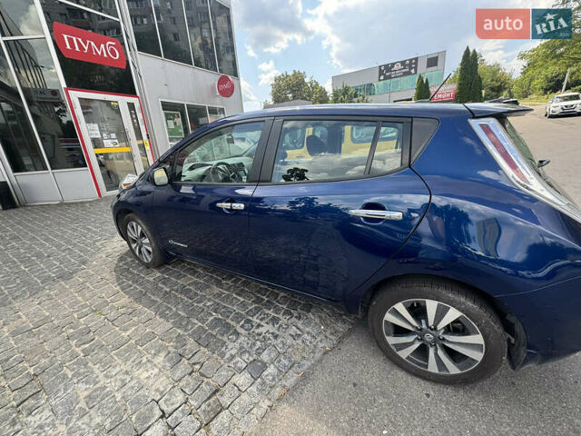 Синий Ниссан Лиф, объемом двигателя 0 л и пробегом 82 тыс. км за 8500 $, фото 3 на Automoto.ua