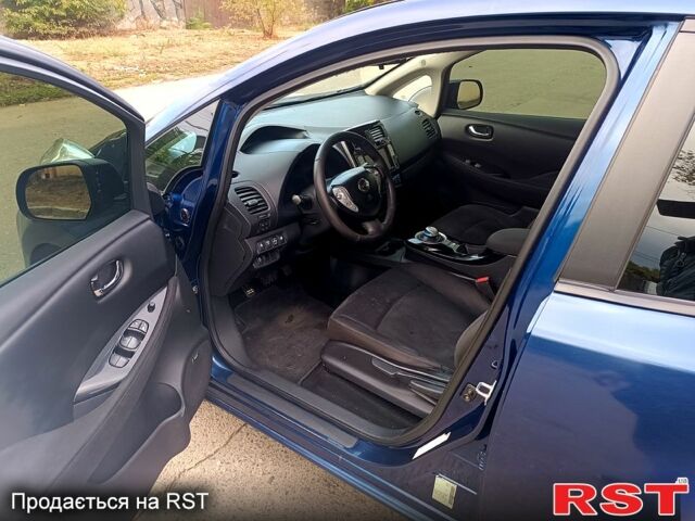 Синій Ніссан Ліф, об'ємом двигуна 0 л та пробігом 155 тис. км за 5300 $, фото 4 на Automoto.ua