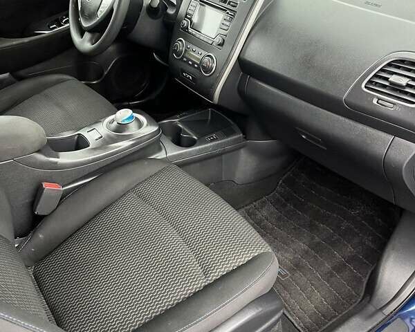 Синий Ниссан Лиф, объемом двигателя 0 л и пробегом 107 тыс. км за 9000 $, фото 31 на Automoto.ua