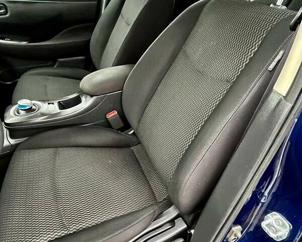 Синий Ниссан Лиф, объемом двигателя 0 л и пробегом 107 тыс. км за 9000 $, фото 11 на Automoto.ua