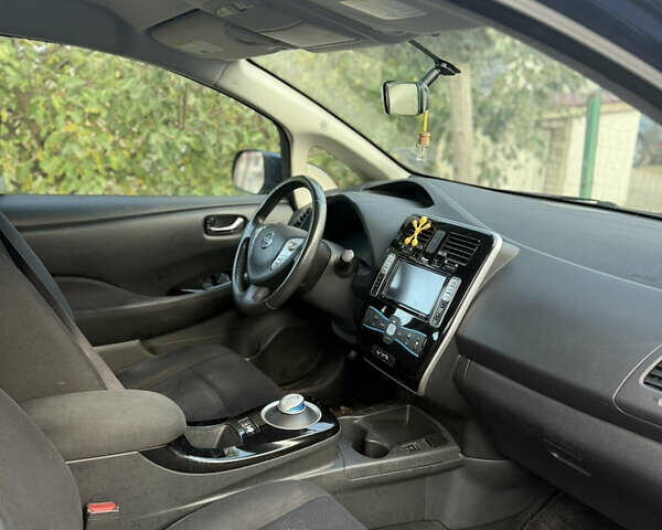 Синий Ниссан Лиф, объемом двигателя 0 л и пробегом 82 тыс. км за 8500 $, фото 4 на Automoto.ua