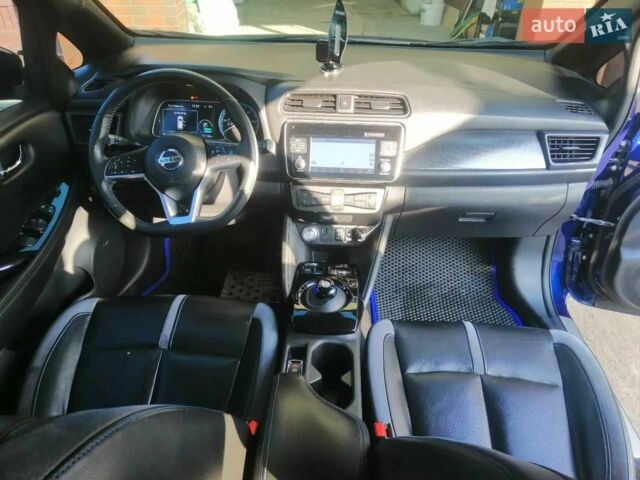 Синий Ниссан Лиф, объемом двигателя 0 л и пробегом 160 тыс. км за 13500 $, фото 14 на Automoto.ua