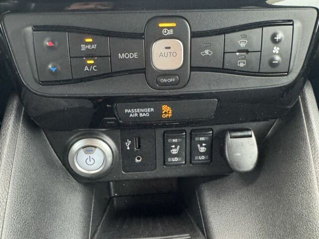 Синій Ніссан Ліф, об'ємом двигуна 0 л та пробігом 125 тис. км за 12200 $, фото 7 на Automoto.ua