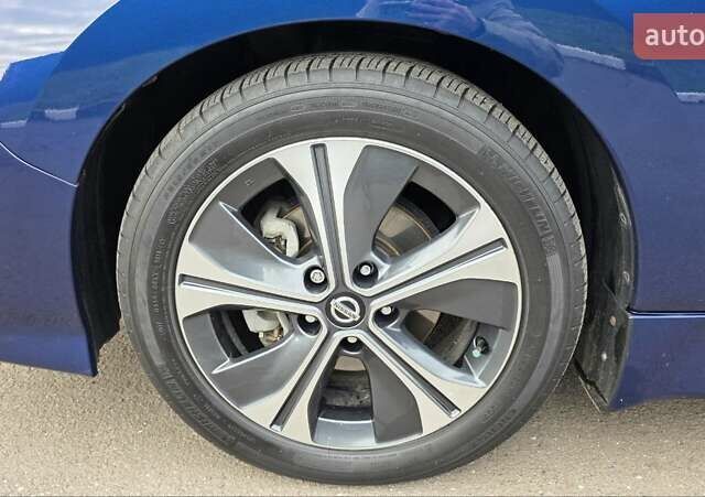 Синий Ниссан Лиф, объемом двигателя 0 л и пробегом 75 тыс. км за 15000 $, фото 17 на Automoto.ua