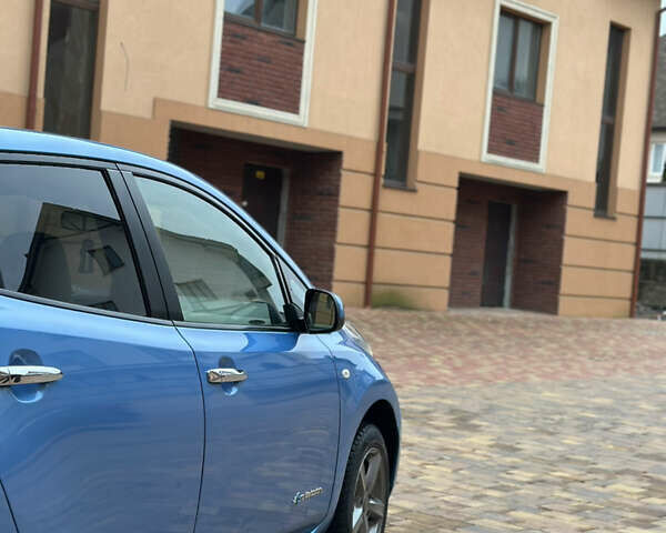 Синий Ниссан Лиф, объемом двигателя 0 л и пробегом 156 тыс. км за 9499 $, фото 6 на Automoto.ua