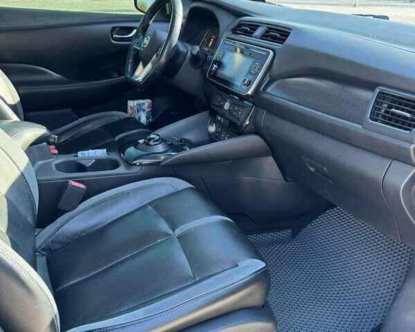 Синій Ніссан Ліф, об'ємом двигуна 0 л та пробігом 90 тис. км за 13500 $, фото 17 на Automoto.ua