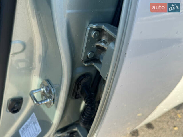 Синий Ниссан Лиф, объемом двигателя 0 л и пробегом 164 тыс. км за 13200 $, фото 18 на Automoto.ua