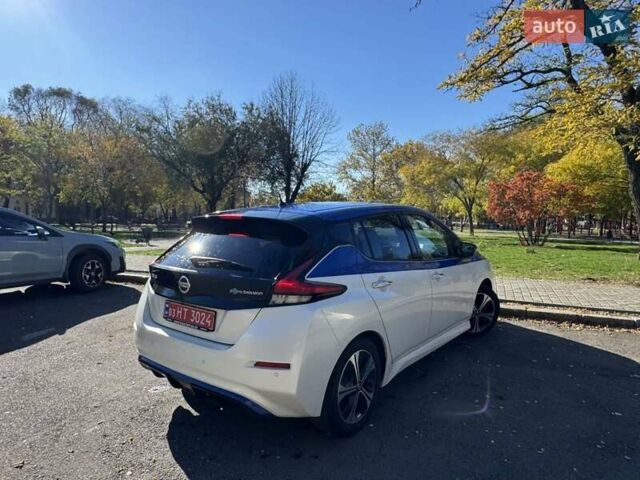 Синий Ниссан Лиф, объемом двигателя 0 л и пробегом 164 тыс. км за 12900 $, фото 4 на Automoto.ua
