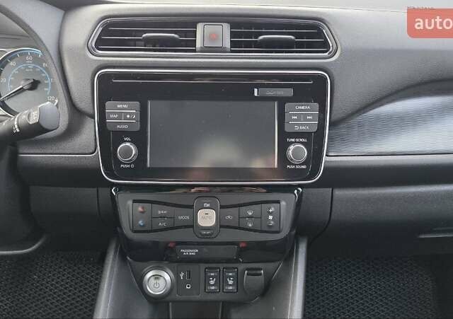 Синий Ниссан Лиф, объемом двигателя 0 л и пробегом 75 тыс. км за 15000 $, фото 12 на Automoto.ua