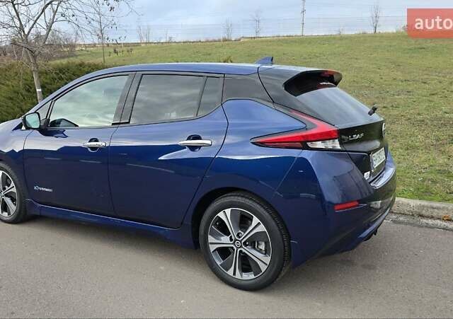 Синий Ниссан Лиф, объемом двигателя 0 л и пробегом 75 тыс. км за 15000 $, фото 3 на Automoto.ua