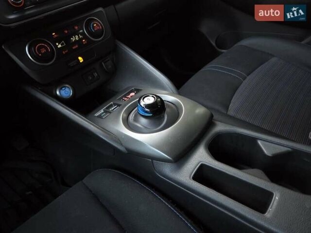 Синій Ніссан Ліф, об'ємом двигуна 0 л та пробігом 174 тис. км за 10400 $, фото 17 на Automoto.ua