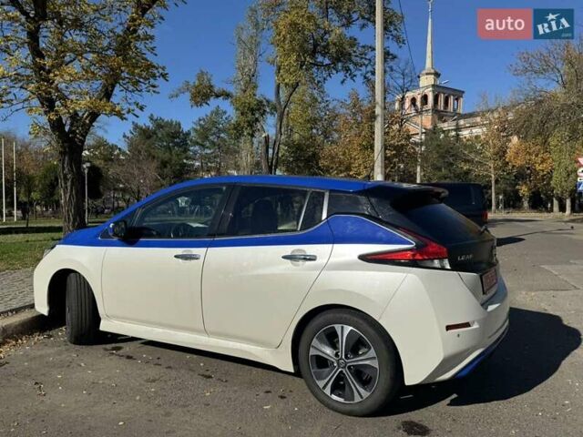 Синий Ниссан Лиф, объемом двигателя 0 л и пробегом 164 тыс. км за 12900 $, фото 5 на Automoto.ua