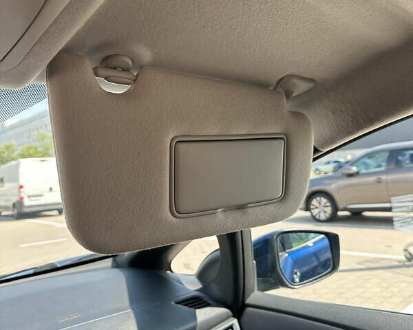 Синий Ниссан Лиф, объемом двигателя 0 л и пробегом 87 тыс. км за 11500 $, фото 11 на Automoto.ua