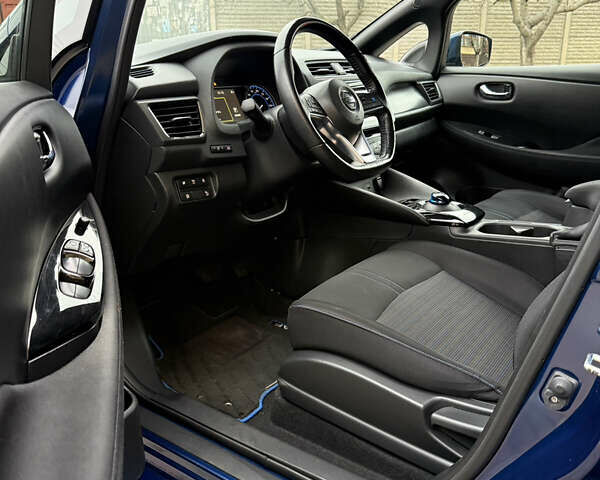 Синий Ниссан Лиф, объемом двигателя 0 л и пробегом 112 тыс. км за 11900 $, фото 26 на Automoto.ua