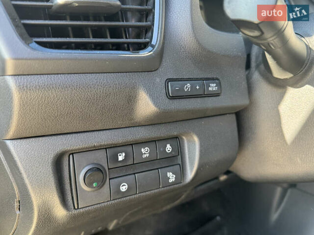 Синий Ниссан Лиф, объемом двигателя 0 л и пробегом 164 тыс. км за 13200 $, фото 17 на Automoto.ua