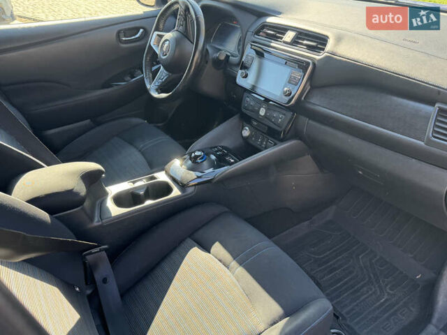 Синий Ниссан Лиф, объемом двигателя 0 л и пробегом 164 тыс. км за 13200 $, фото 11 на Automoto.ua