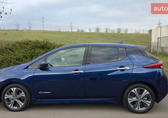 Синий Ниссан Лиф, объемом двигателя 0 л и пробегом 75 тыс. км за 15000 $, фото 5 на Automoto.ua