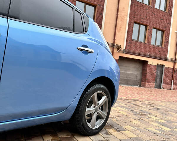 Синий Ниссан Лиф, объемом двигателя 0 л и пробегом 156 тыс. км за 9499 $, фото 13 на Automoto.ua