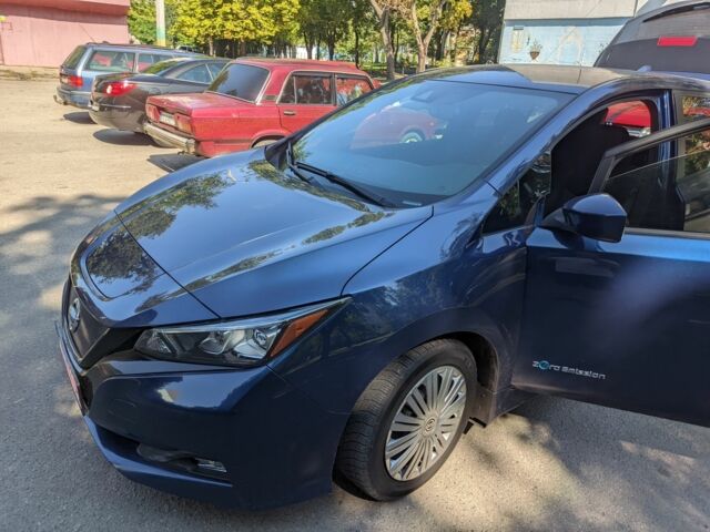 Синий Ниссан Лиф, объемом двигателя 0 л и пробегом 129 тыс. км за 11111 $, фото 1 на Automoto.ua