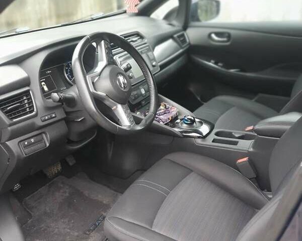 Синий Ниссан Лиф, объемом двигателя 0 л и пробегом 60 тыс. км за 13500 $, фото 8 на Automoto.ua