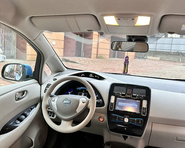 Синий Ниссан Лиф, объемом двигателя 0 л и пробегом 156 тыс. км за 9499 $, фото 15 на Automoto.ua