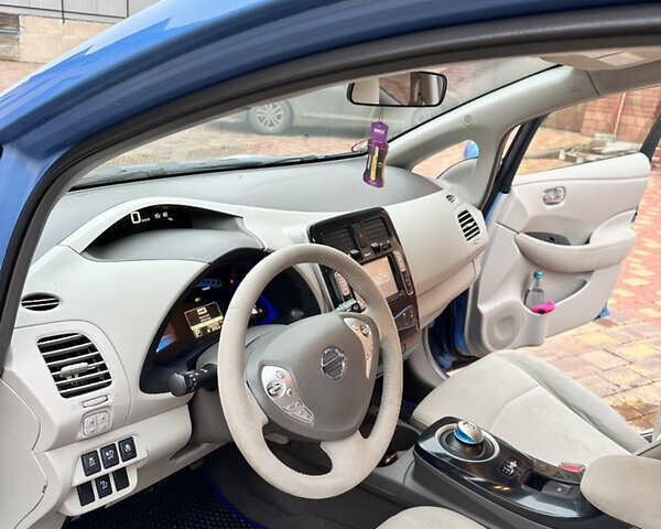 Синий Ниссан Лиф, объемом двигателя 0 л и пробегом 156 тыс. км за 9499 $, фото 14 на Automoto.ua