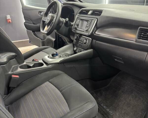 Синій Ніссан Ліф, об'ємом двигуна 0 л та пробігом 57 тис. км за 13600 $, фото 8 на Automoto.ua